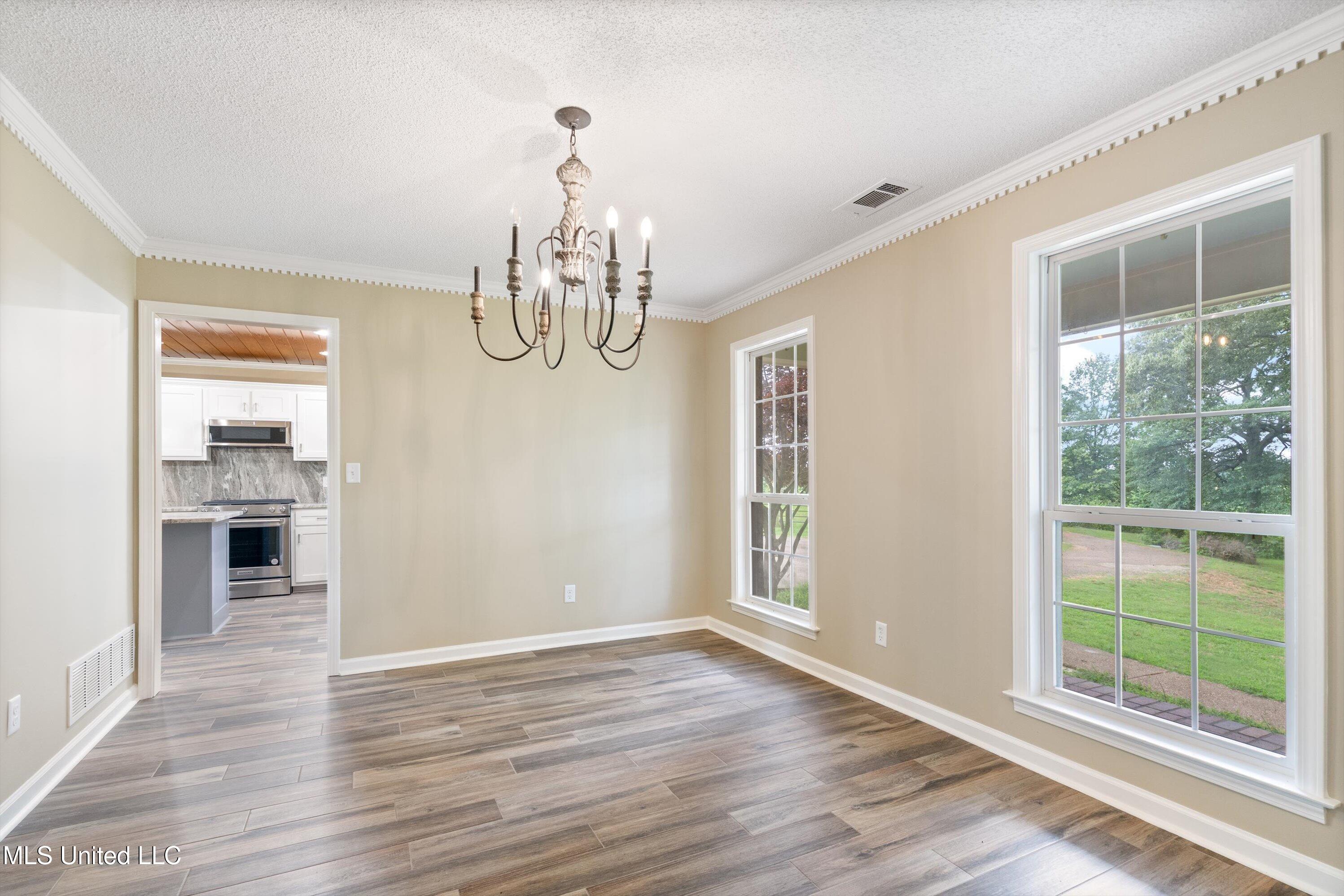 241 Cow Town Road Senatobia, MS 38668 - Photo 6 of 68 06-DSC5673