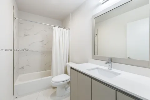 $2,900 | 2505 Northeast 193rd Street, Unit 4116, Miami, FL 33180