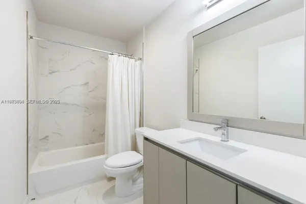 $2,900 | 2505 Northeast 193rd Street, Unit 4116, Miami, FL 33180
