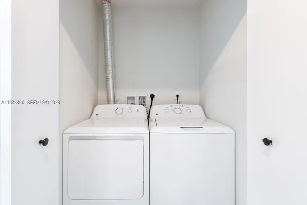 $2,900 | 2505 Northeast 193rd Street, Unit 4116, Miami, FL 33180