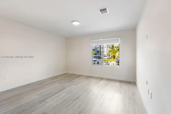 $2,900 | 2505 Northeast 193rd Street, Unit 4116, Miami, FL 33180