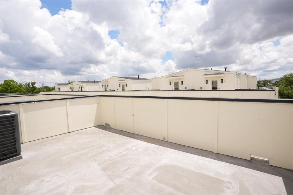 7207 Mohawk Drive, Unit 303 Dallas, TX 75235 - Photo 4 of 23 a view of a terrace