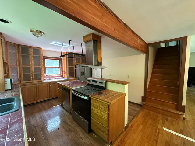 $775,000 | 13 Taylor Woods Road, Fort Ann, NY 12827