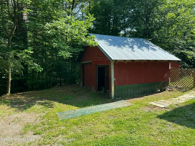 $775,000 | 13 Taylor Woods Road, Fort Ann, NY 12827