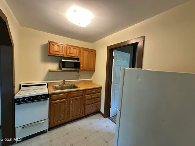 $775,000 | 13 Taylor Woods Road, Fort Ann, NY 12827