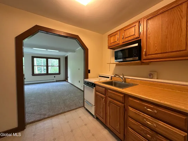 $775,000 | 13 Taylor Woods Road, Fort Ann, NY 12827