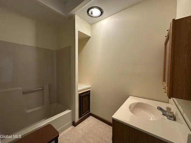 $775,000 | 13 Taylor Woods Road, Fort Ann, NY 12827