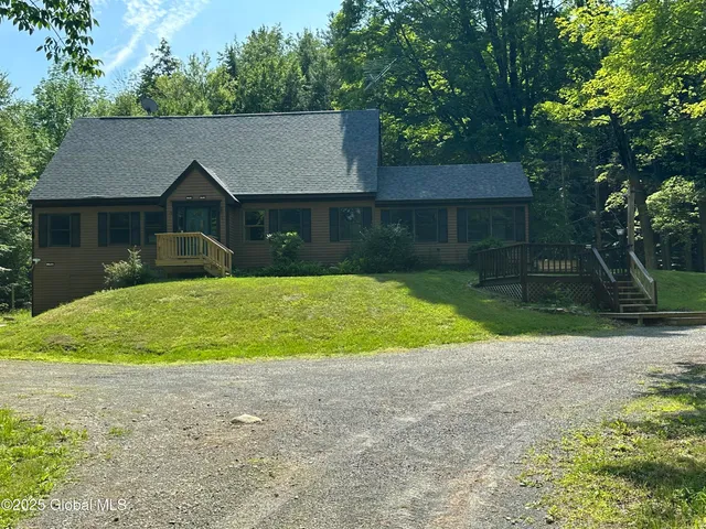 $775,000 | 13 Taylor Woods Road, Fort Ann, NY 12827