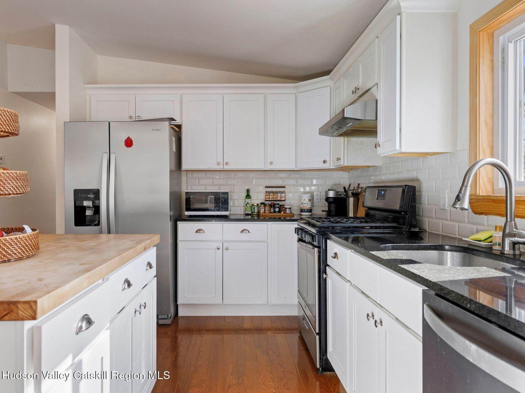 270 Ridgeview Road Kerhonkson, NY 12446 - Photo 11 of 36 Kitchen1