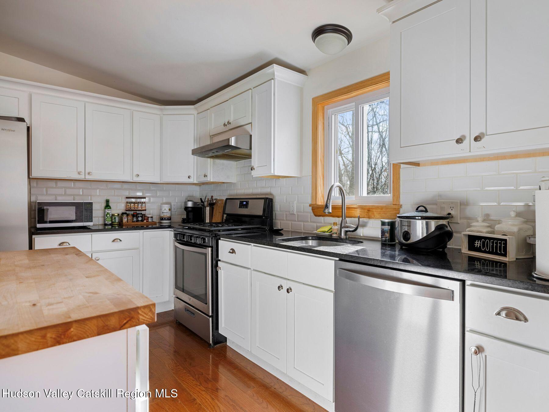 270 Ridgeview Road Kerhonkson, NY 12446 - Photo 12 of 36 Kitchen2