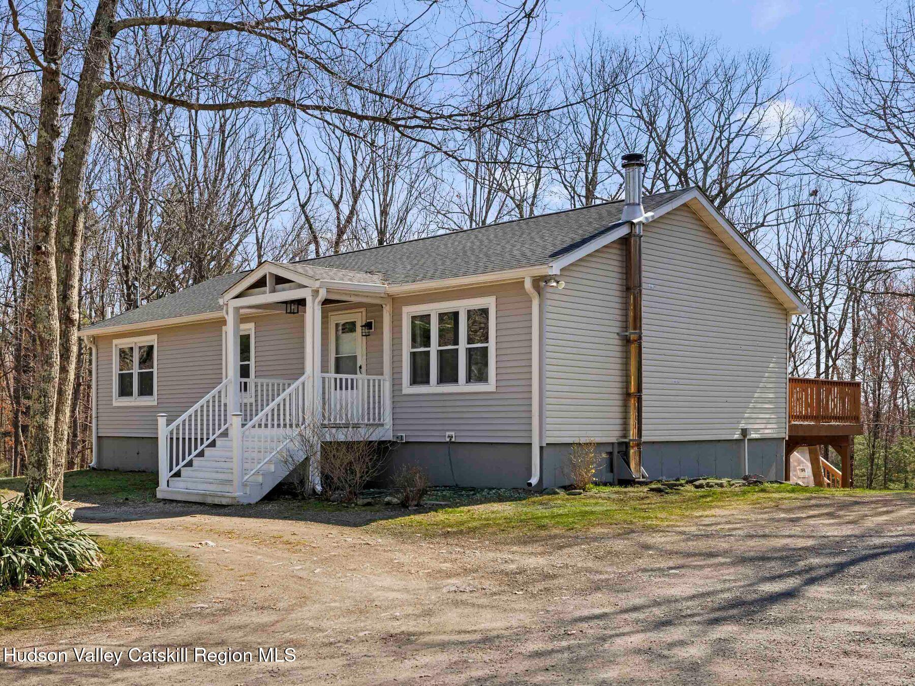 270 Ridgeview Road Kerhonkson, NY 12446 - Photo 2 of 36 Front Driveway3