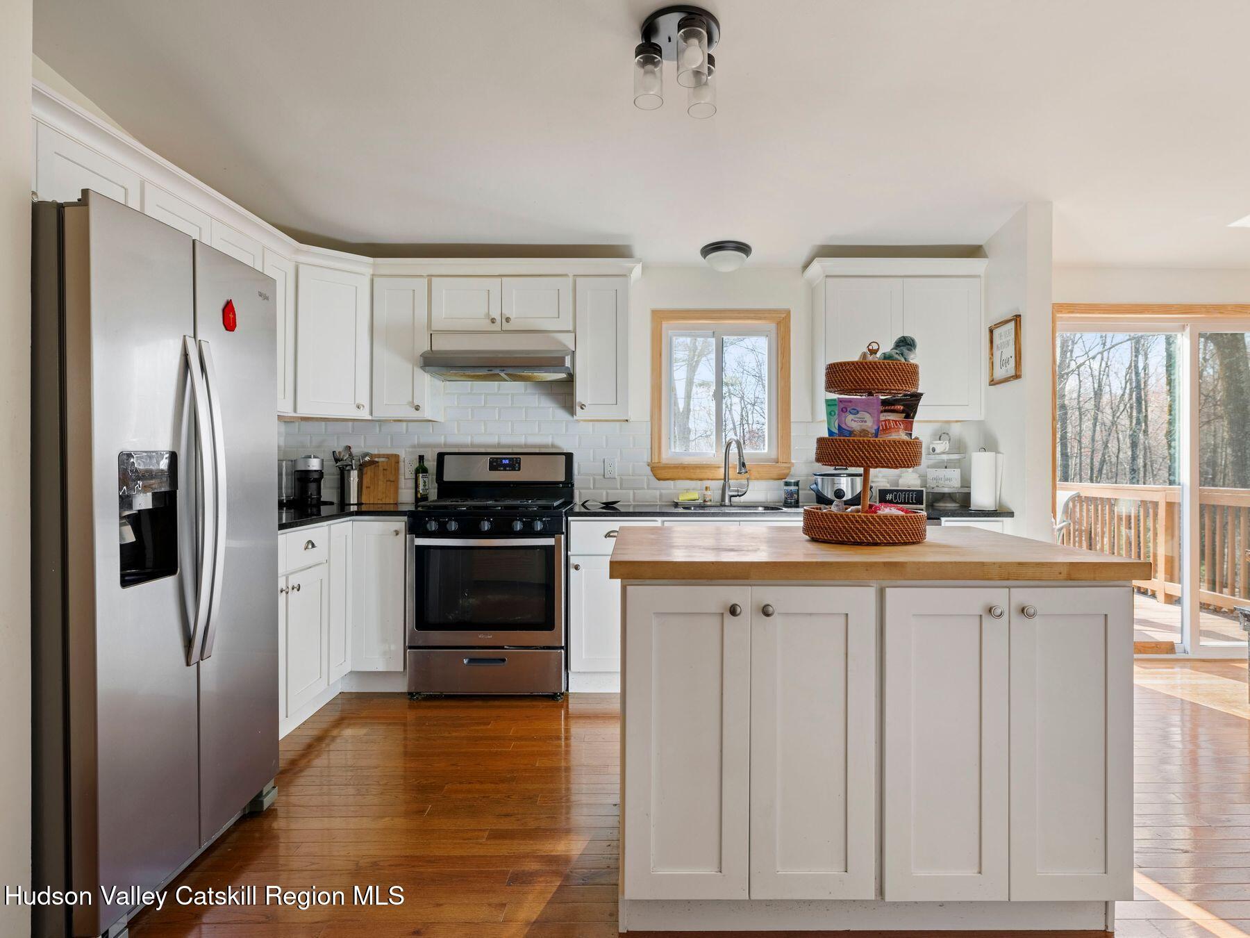 270 Ridgeview Road Kerhonkson, NY 12446 - Photo 10 of 36 Kitchen3