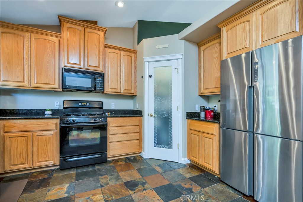 18920 Stonegate Road Hidden Valley Lake, CA 95467 - Photo 8 of 25