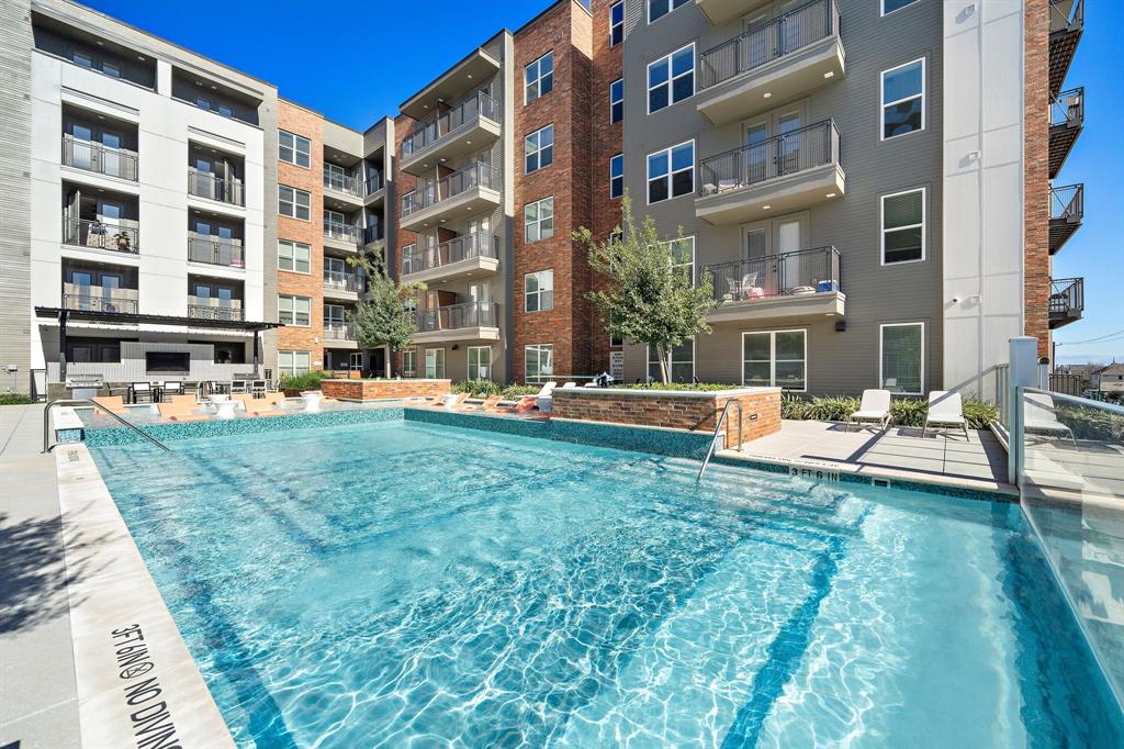 2520 Washington Ave Unit B01