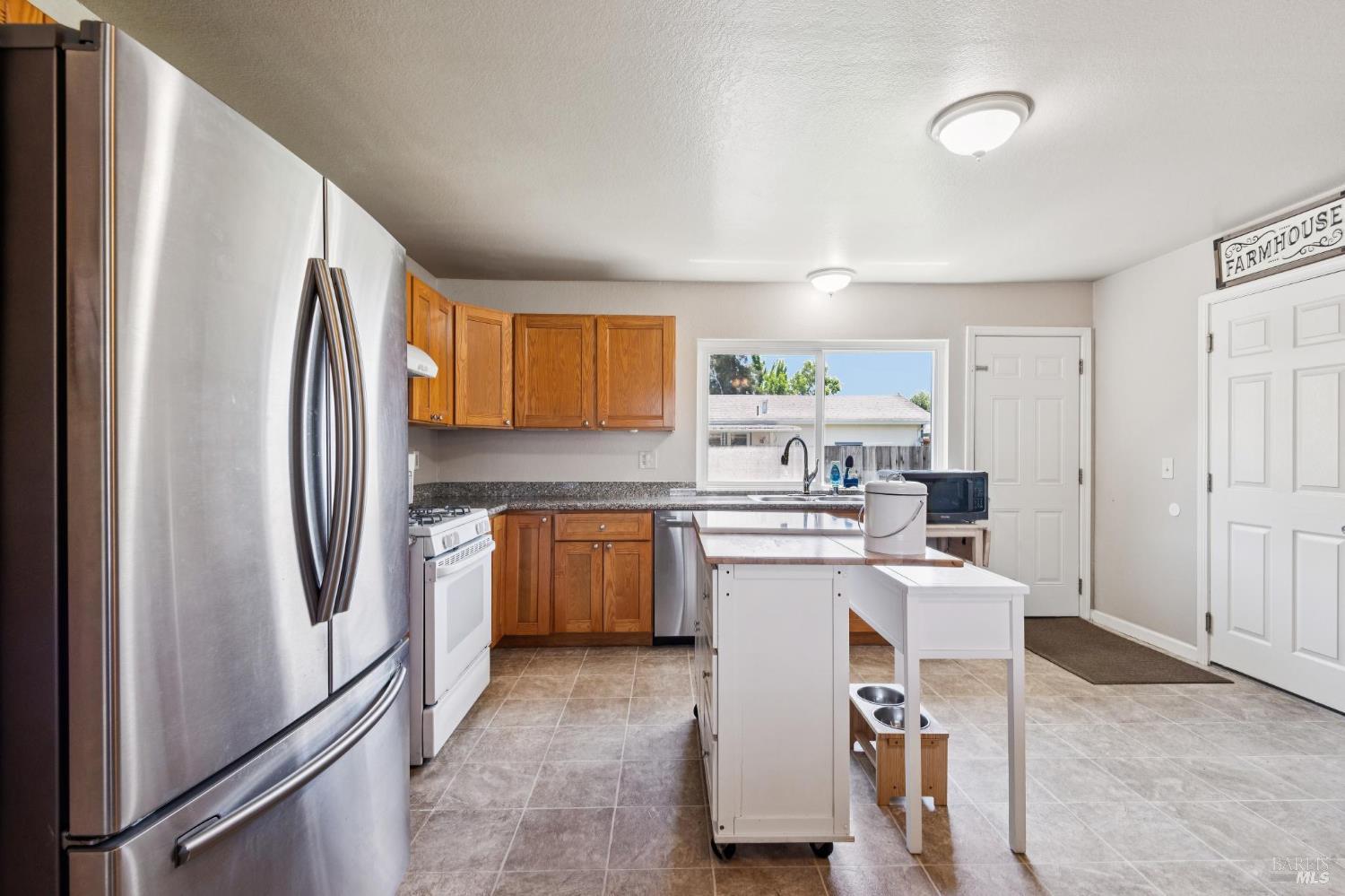 7293 Circle Drive Rohnert Park, CA 94928 - Photo 12 of 37