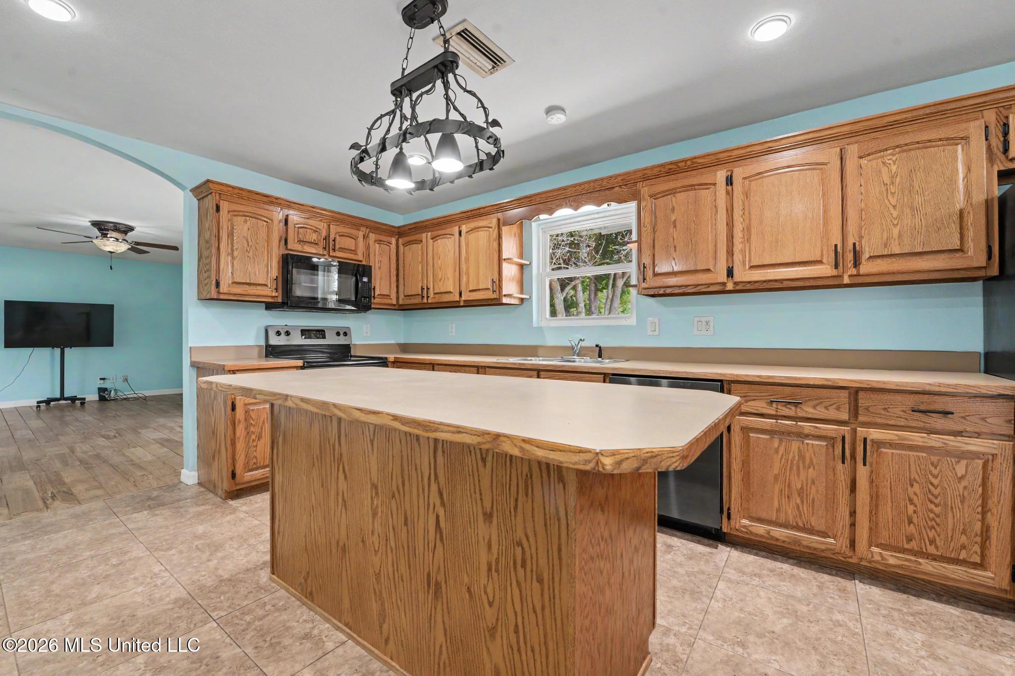 6224 Ehelers Street Moss Point, MS 39563 - Photo 10 of 29 010