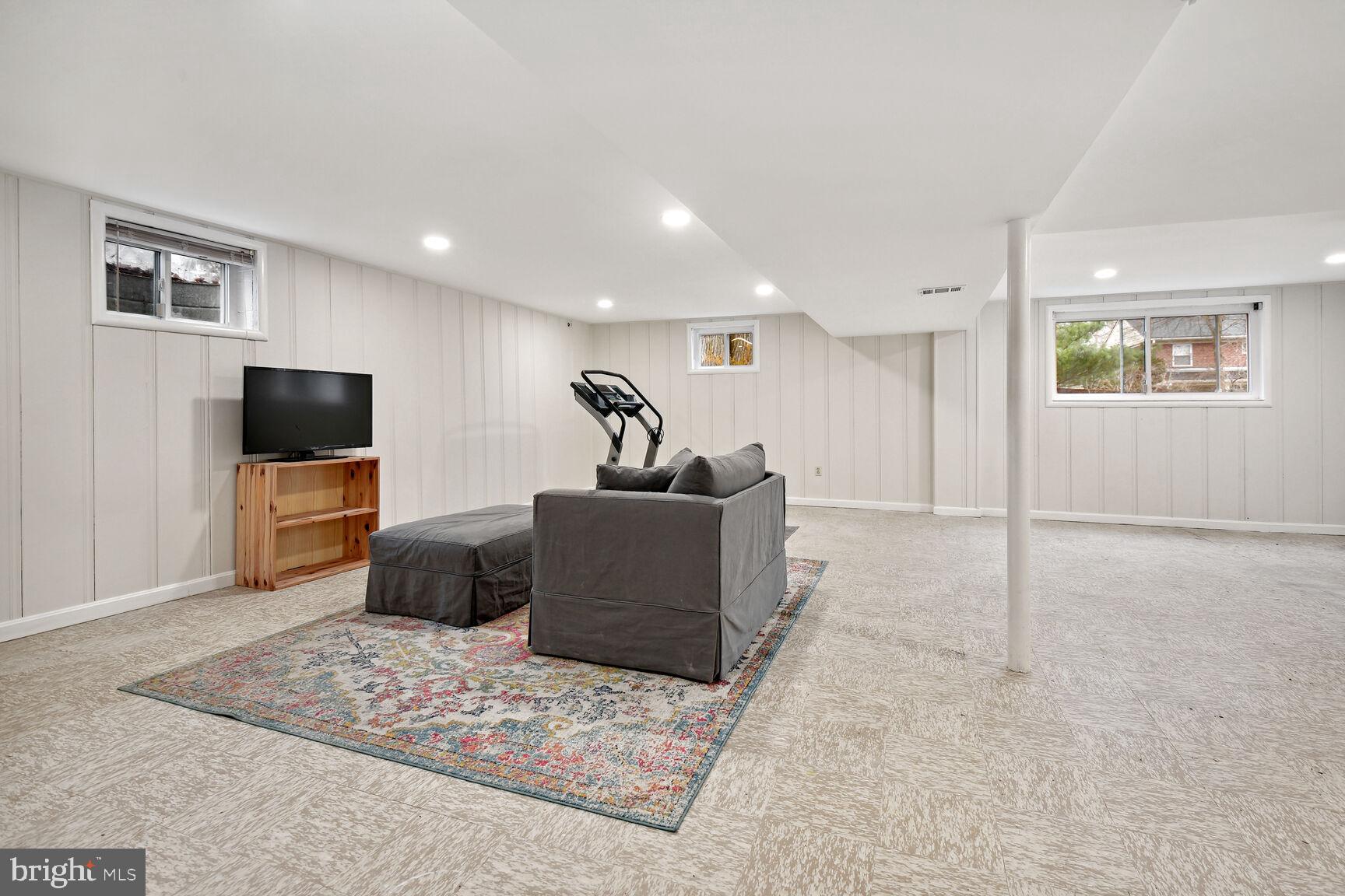 10428 Huntley Avenue Silver Spring, MD 20902 - Photo 25 of 29