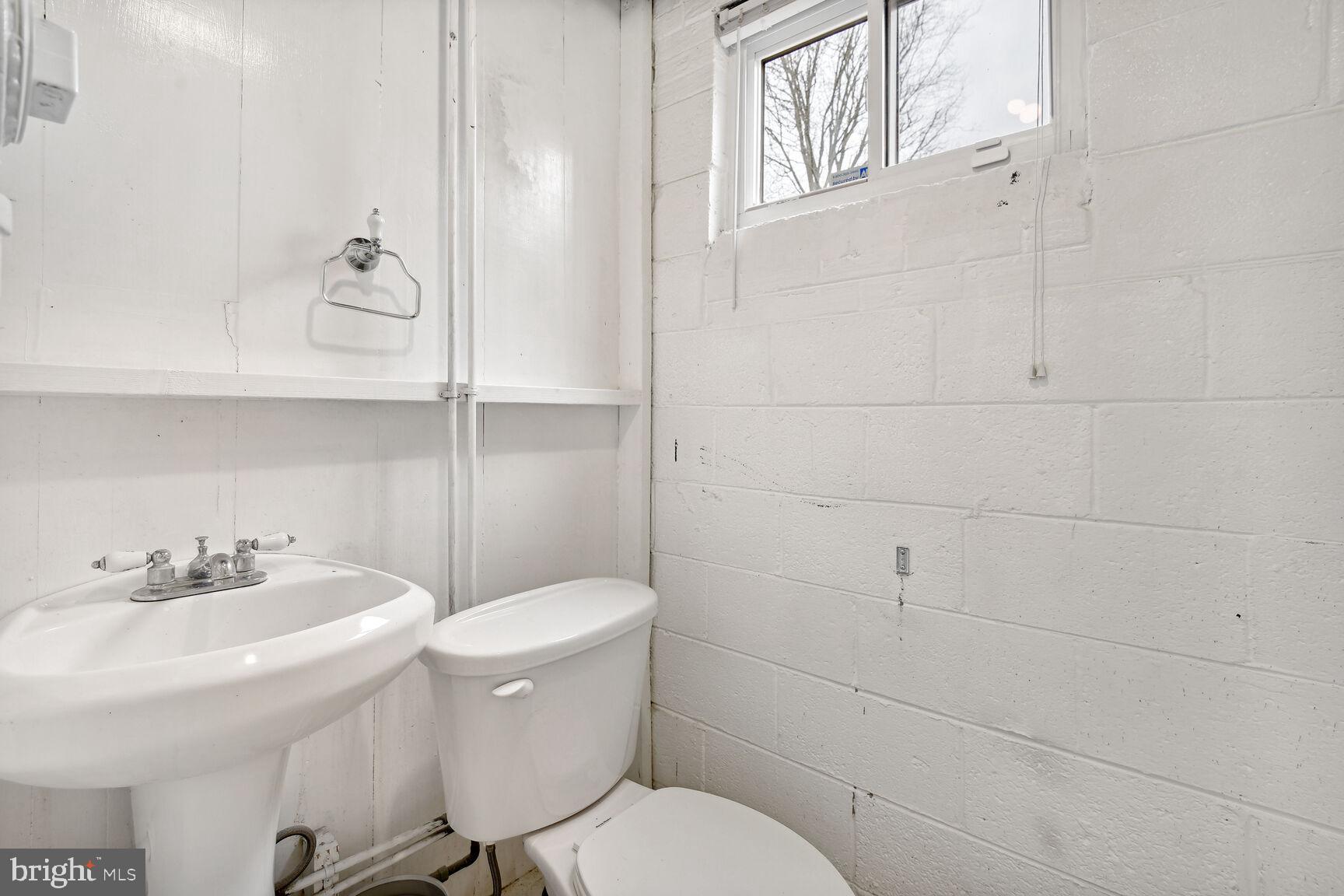 10428 Huntley Avenue Silver Spring, MD 20902 - Photo 26 of 29