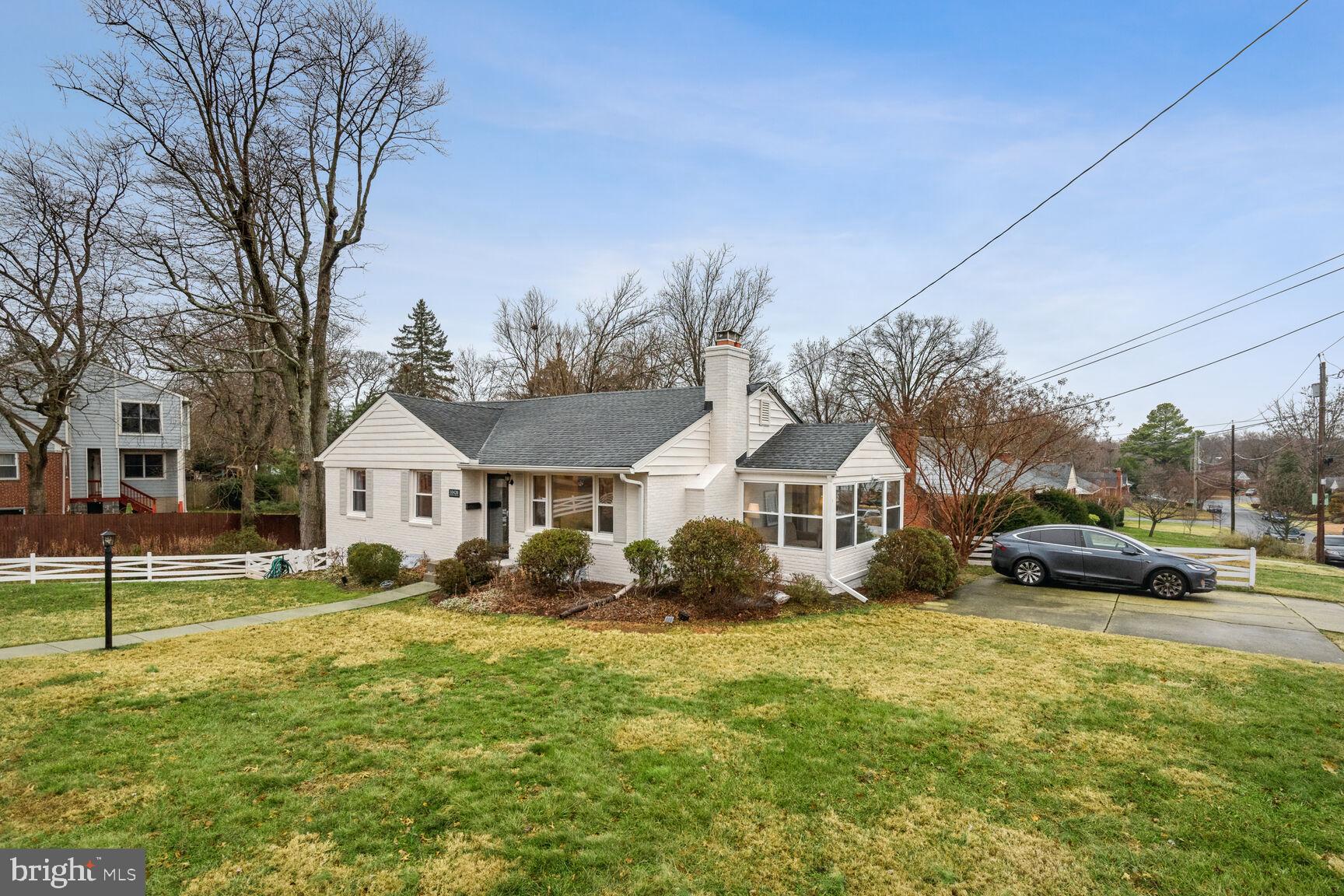 10428 Huntley Avenue Silver Spring, MD 20902 - Photo 3 of 29