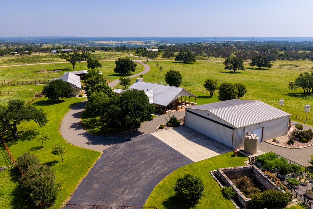 2377 Aviation Loop Fredericksburg, TX 78624 - Photo 73 of 76