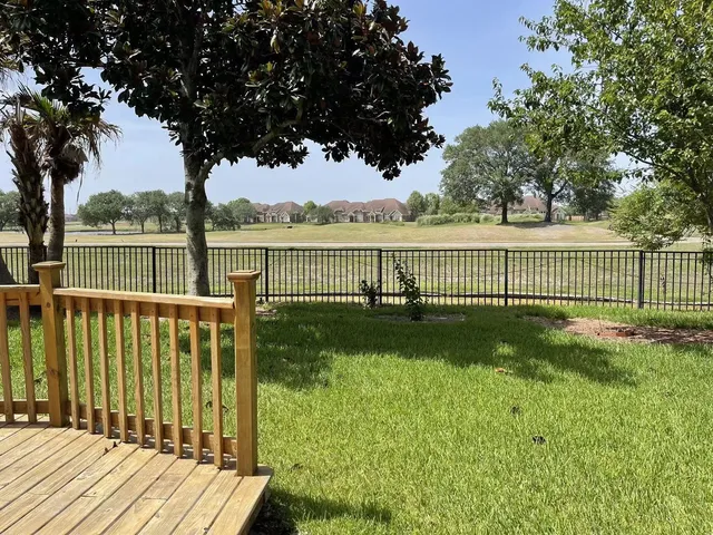 $3,200 | 3315 Frostwood, Pearland, TX 77584