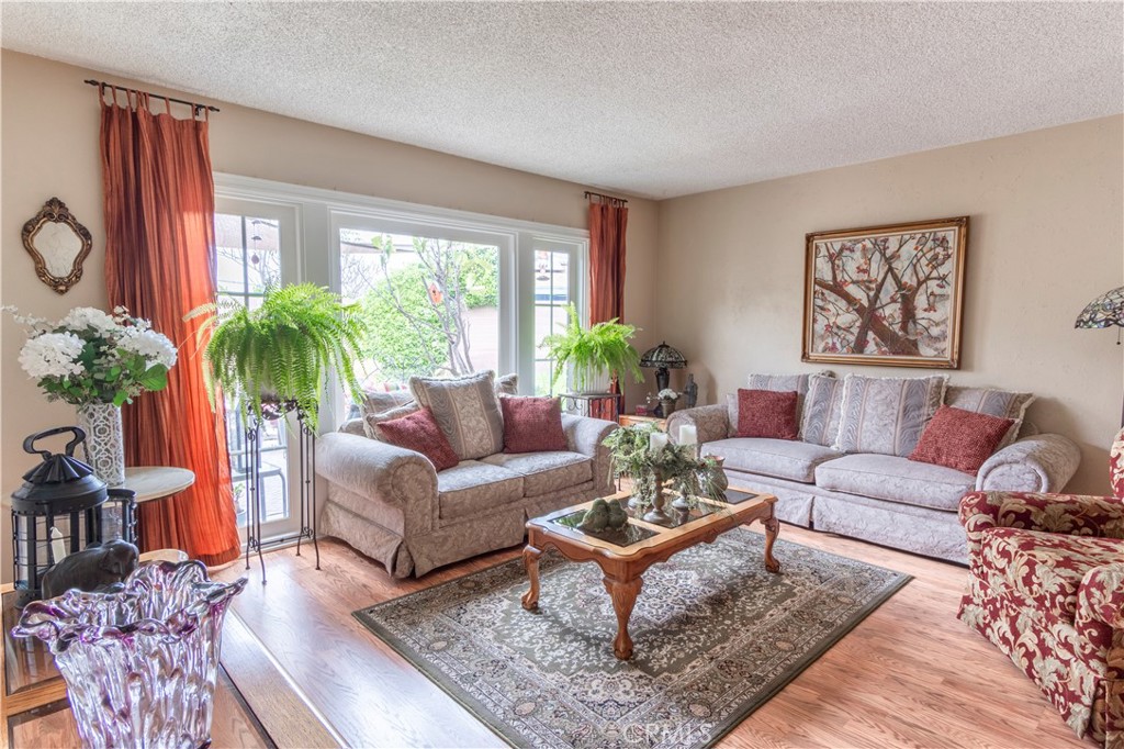9711 West Palais Road Anaheim, CA 92804 - Photo 1 of 1 Living Room