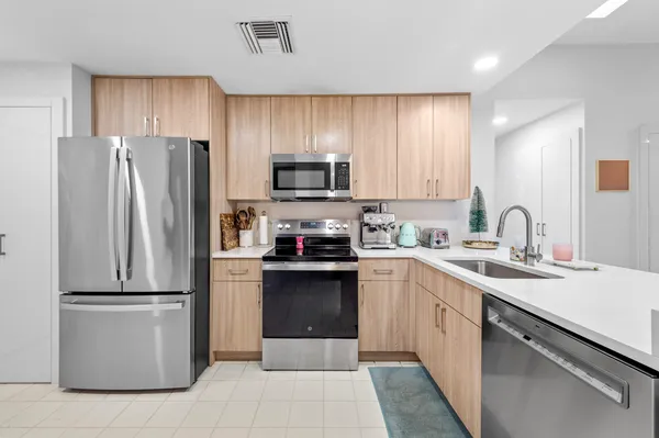 $3,000 | 7460 La Paz Boulevard, Unit 304, Boca Raton, FL 33433