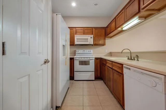 $199,000 | 1320 Hendrix Road, Unit 105, Tallahassee, FL 32301