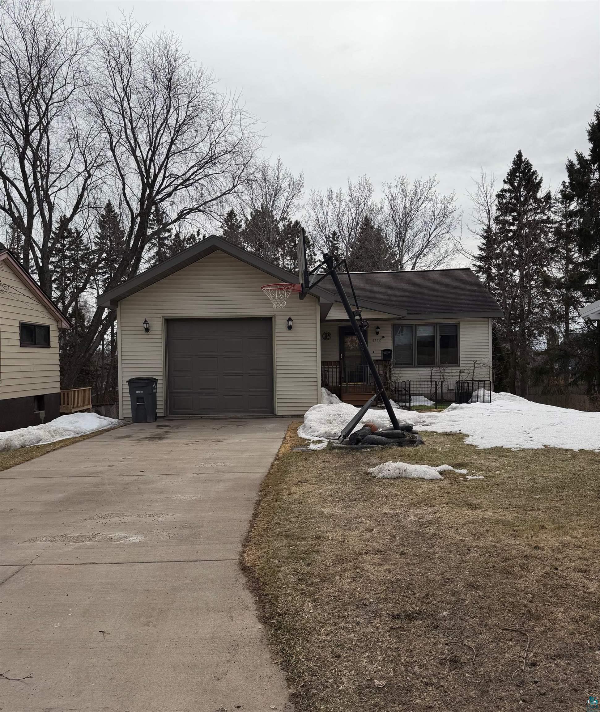 5226 Oakley Street Duluth, MN 55804 - Photo 1 of 1