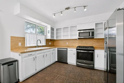 $365,000 | 7025 Crosswood Drive, Austin, TX 78745