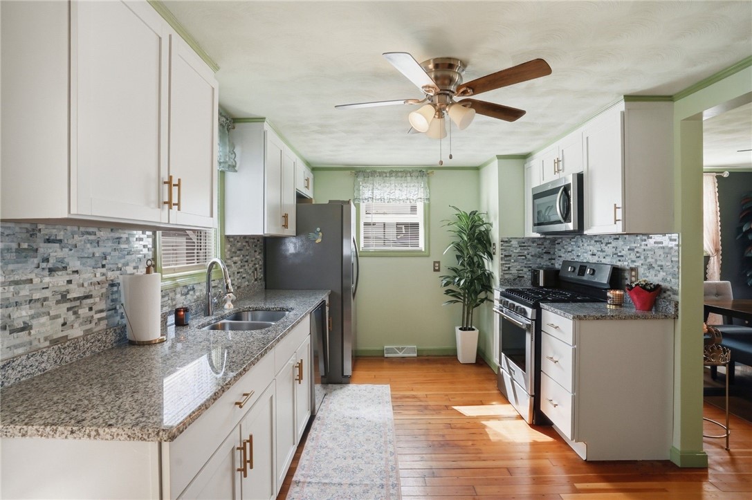 22 Pennsylvania Avenue Warren, RI 02885 - Photo 6 of 31