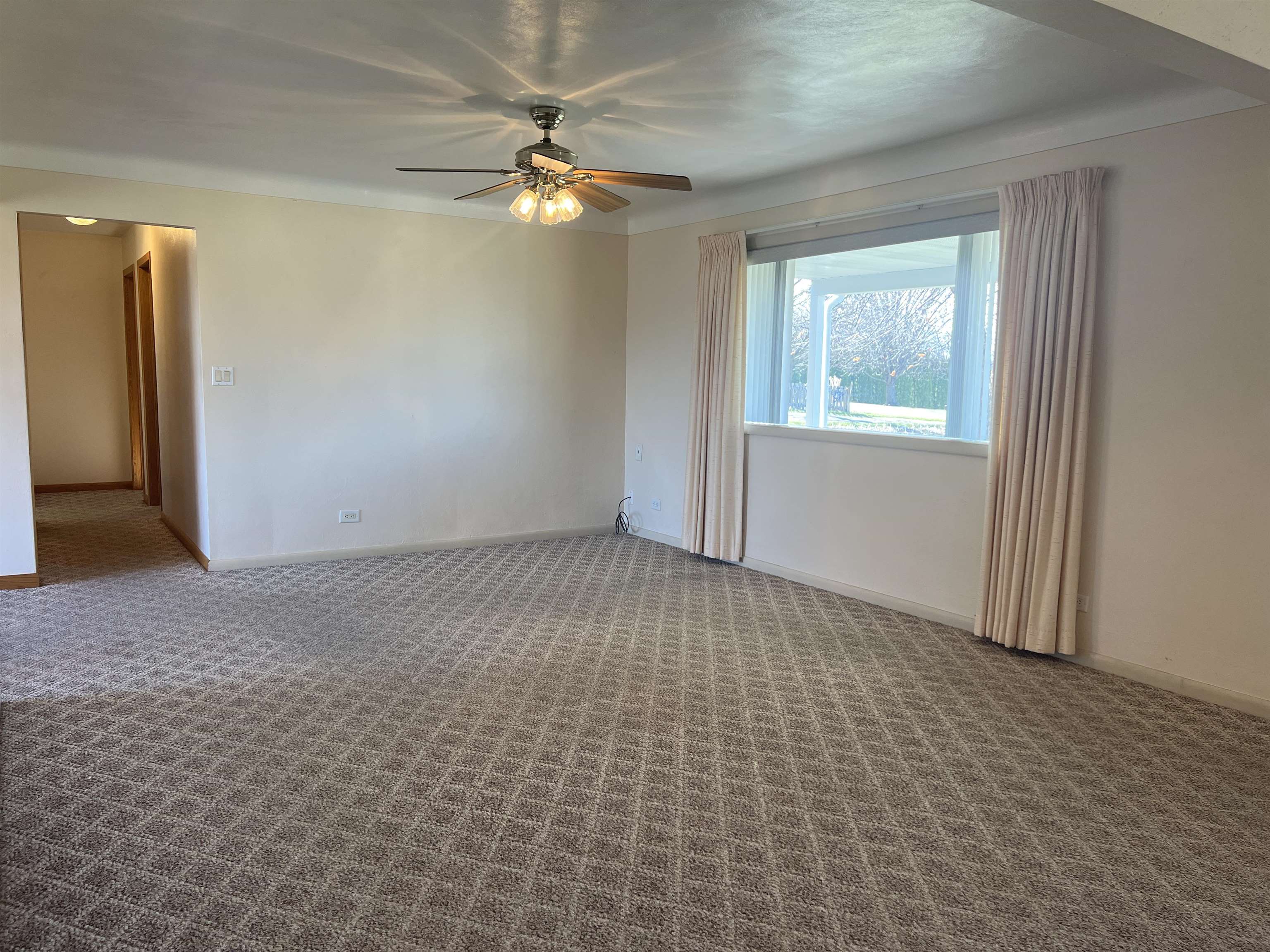 1760 West Fairview Road Freeport, IL 61032 - Photo 5 of 21 Gallery Image 5