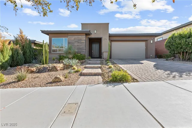 $849,900 | 10107 Regency Square Avenue, Las Vegas, NV 89148