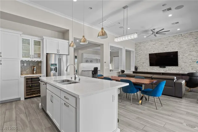 $849,900 | 10107 Regency Square Avenue, Las Vegas, NV 89148