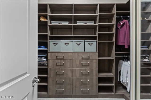 $849,900 | 10107 Regency Square Avenue, Las Vegas, NV 89148