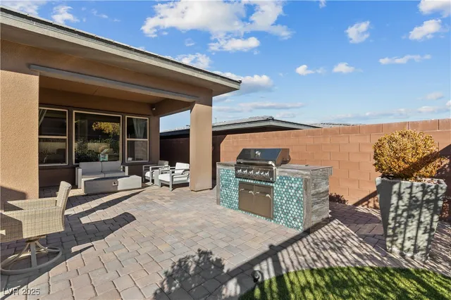 $849,900 | 10107 Regency Square Avenue, Las Vegas, NV 89148