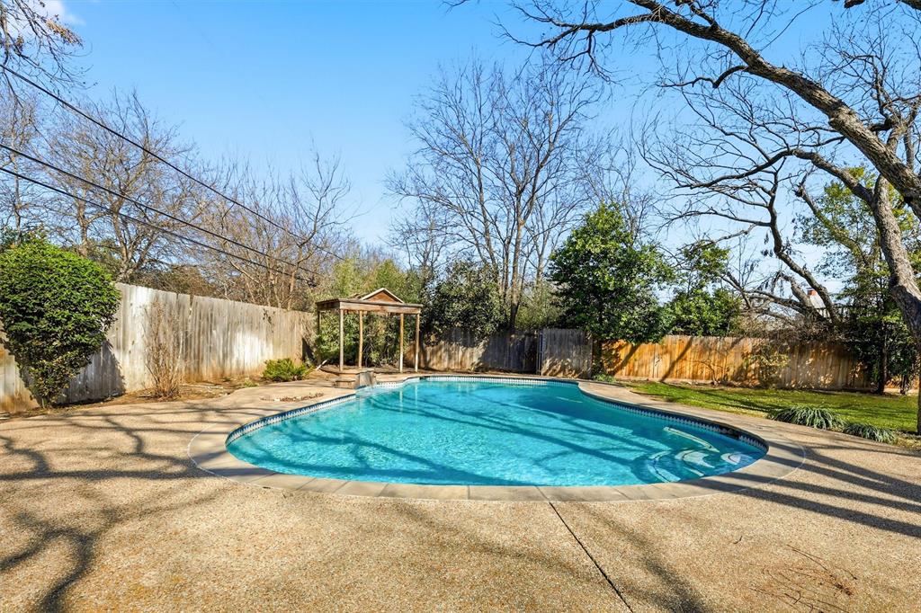 6724 Kirkwood Road Fort Worth, TX 76116 - Photo 34 of 40 a view of backyard of house