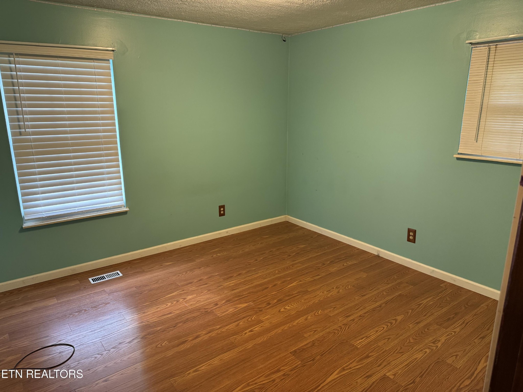372 Walnut Valley Road Clinton, TN 37716 - Photo 12 of 22 a view of a room that has a window