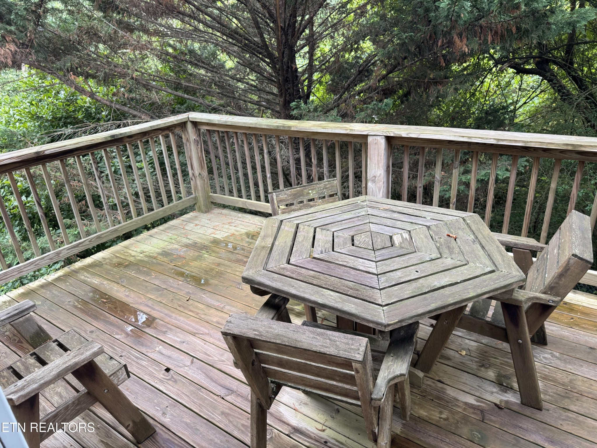 372 Walnut Valley Road Clinton, TN 37716 - Photo 15 of 22 a view of a balcony with wooden floor