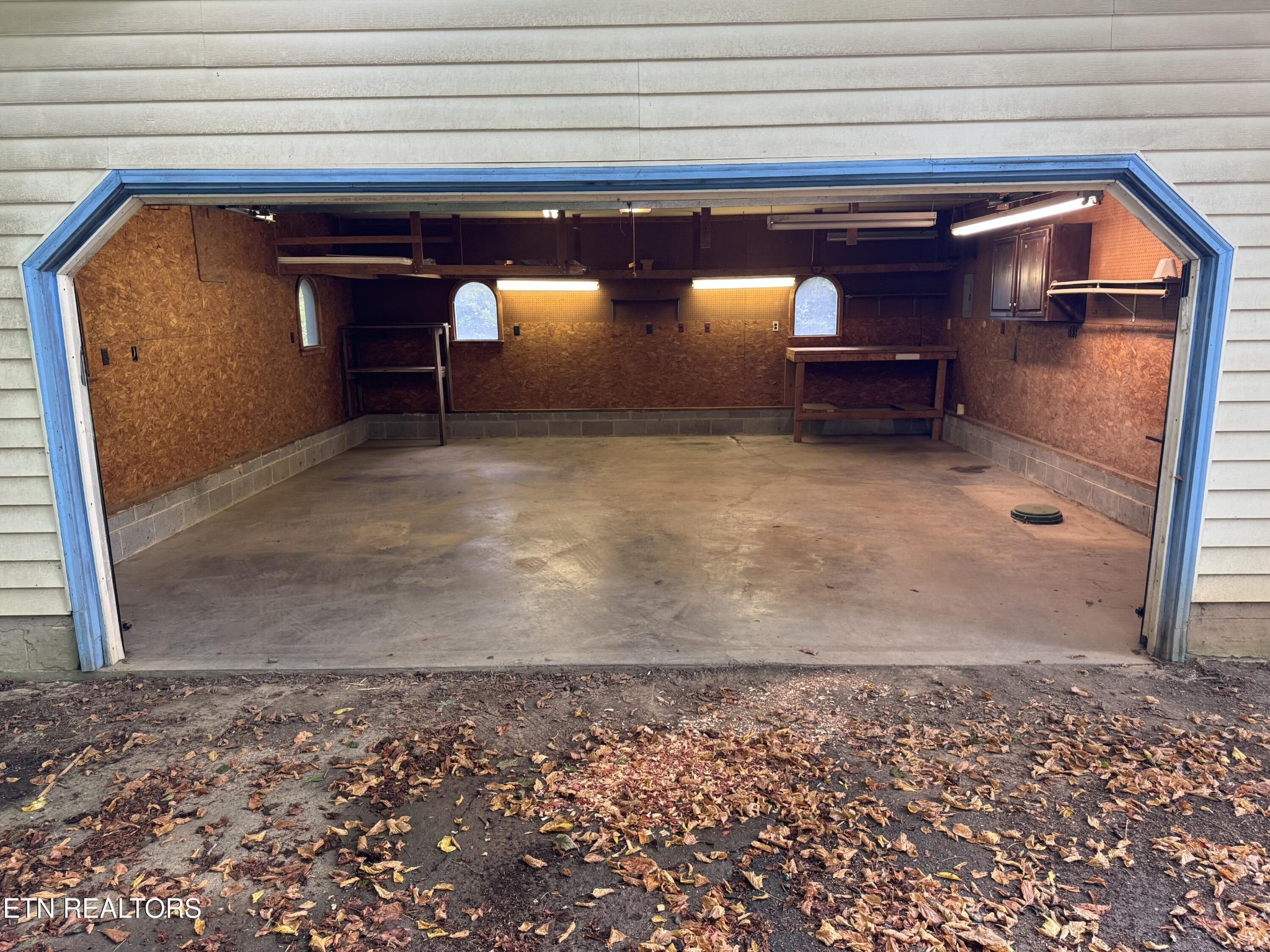 372 Walnut Valley Road Clinton, TN 37716 - Photo 21 of 22 a view of room