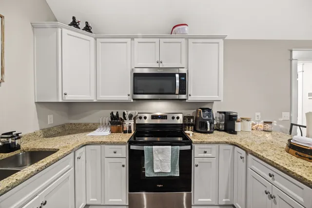 $324,900 | 103 C Oak Park Drive, Dickson, TN 37055