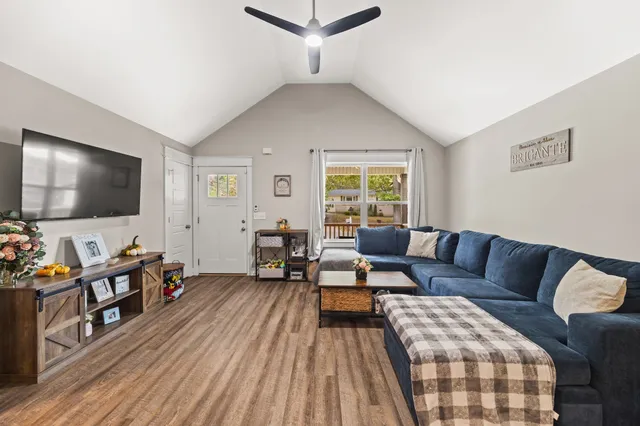 $324,900 | 103 C Oak Park Drive, Dickson, TN 37055