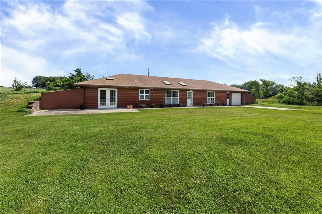 33155 Block Road Paola, KS 66071 - Photo 3 of 51