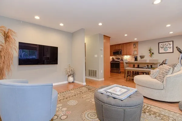 $525,000 | 144 Pleasant Street, Unit 20, Walpole, MA 02032