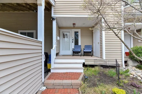 $525,000 | 144 Pleasant Street, Unit 20, Walpole, MA 02032