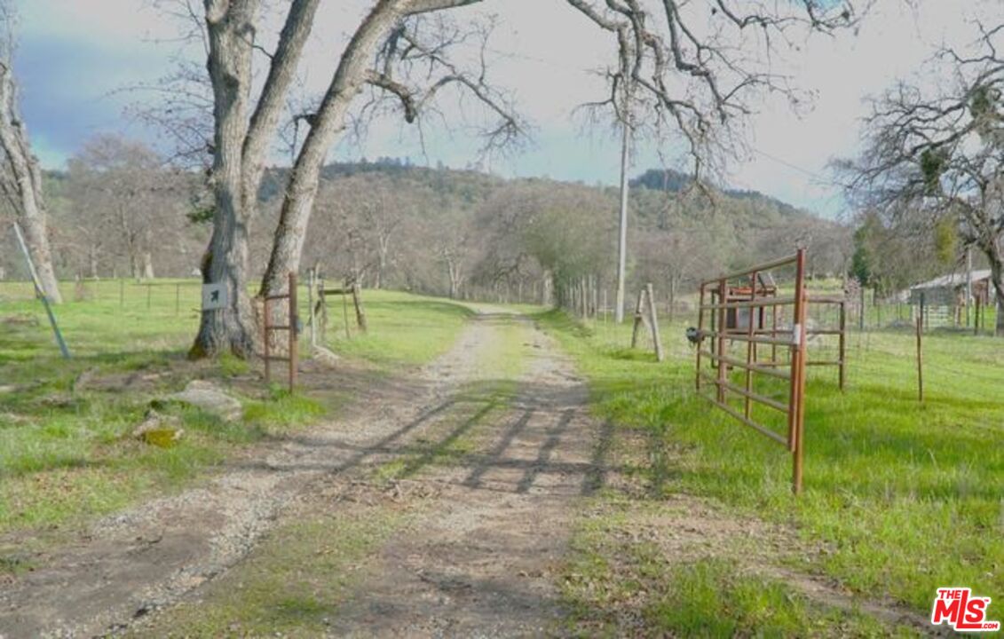 4132 Usona Road Mariposa, CA 95338 - Photo 17 of 26 a view of a park
