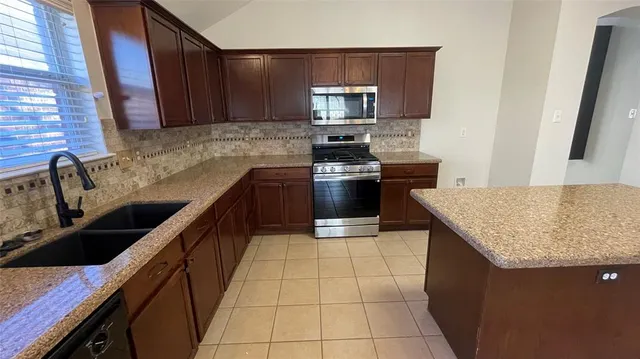 $2,095 | 8505 Prairie Dawn Drive, Fort Worth, TX 76131