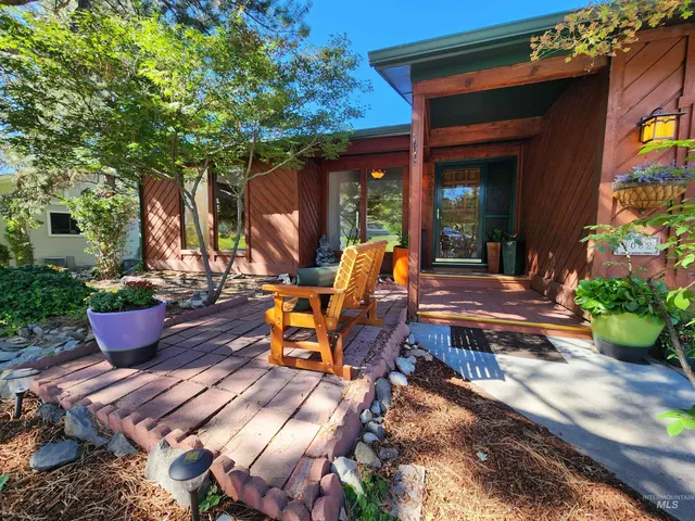 $675,000 | 3082 Sweetwater Drive, Boise, ID 83716