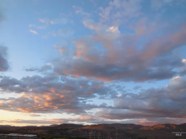 $675,000 | 3082 Sweetwater Drive, Boise, ID 83716