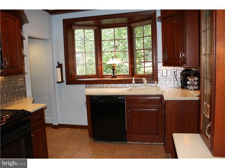 54 North Wakefield Road Norristown, PA 19403 - Photo 11 of 25 Kitchen